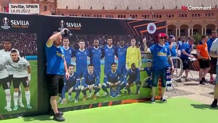 بدون تعليق: الألآف من المشجعين الألمان والإسكتلنديين في شوارع إشبيلية الإسبانية