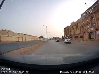 قائد سيارة يسير عكس الاتجاه.. و«المرور» يتفاعل