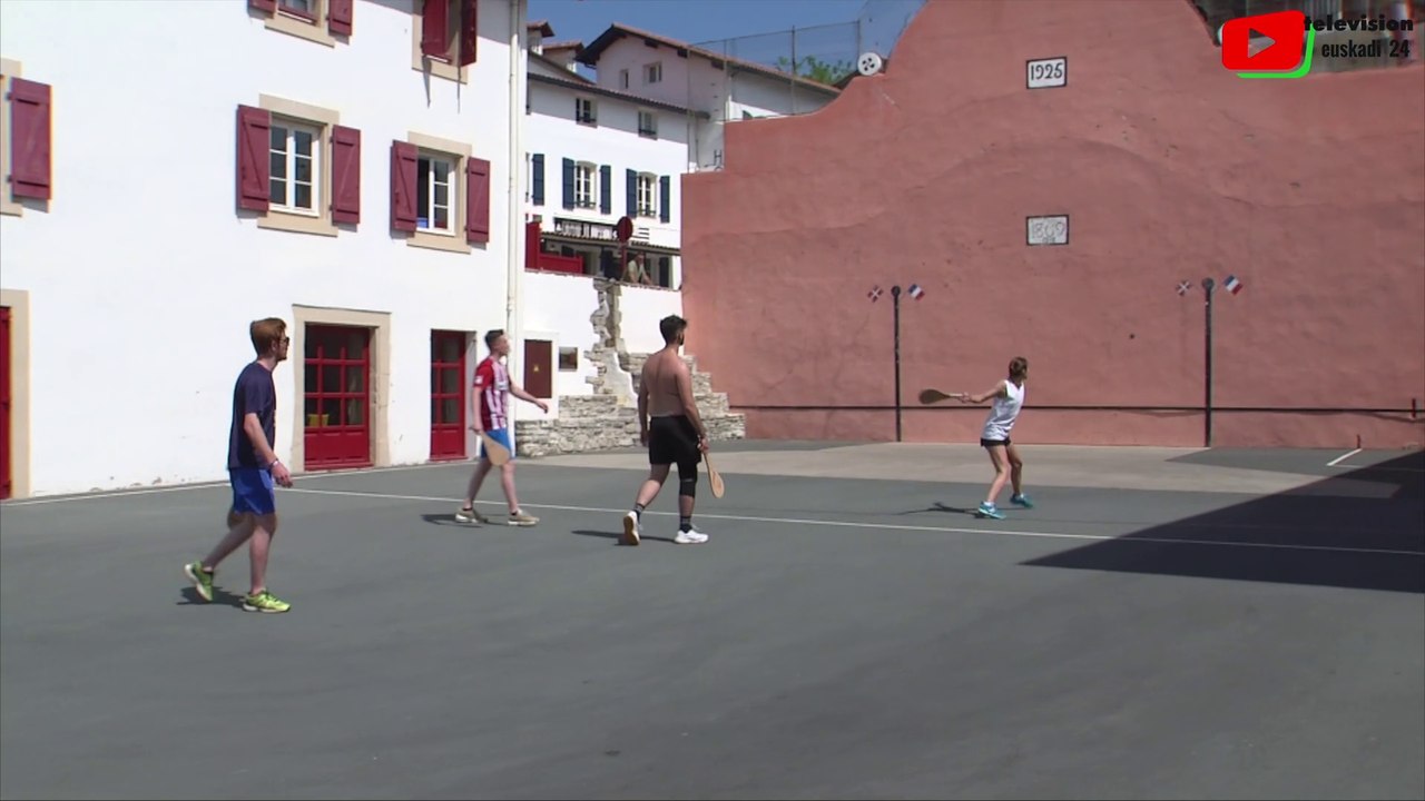 Basque Country  |  Basque Pelota Surfing Bidart Beach    |   Euskadi 24 TV