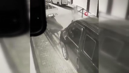 Kağıthane'de iş yerine silahlı saldırı kamerada