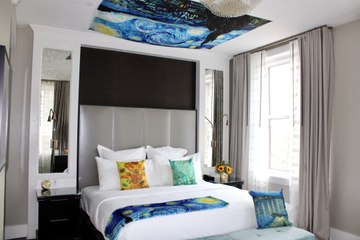 This  Starry Night  Hotel Room Is Even More Immersive Than the Viral Van Gogh Experience