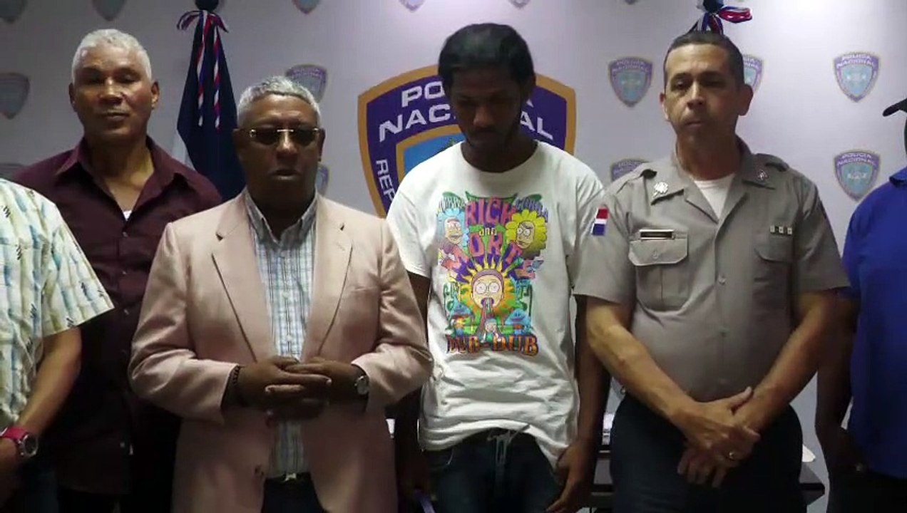 Policía suspende a dos agentes golpearon joven en sector Villas Agrícolas