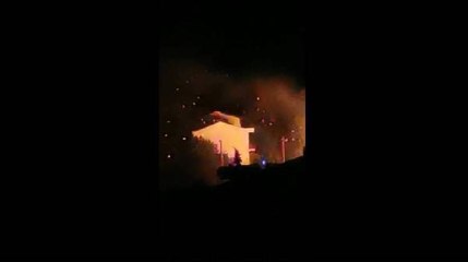 FOÇA'DA ŞİDDETLİ RÜZGAR TRAFO PATLATTI