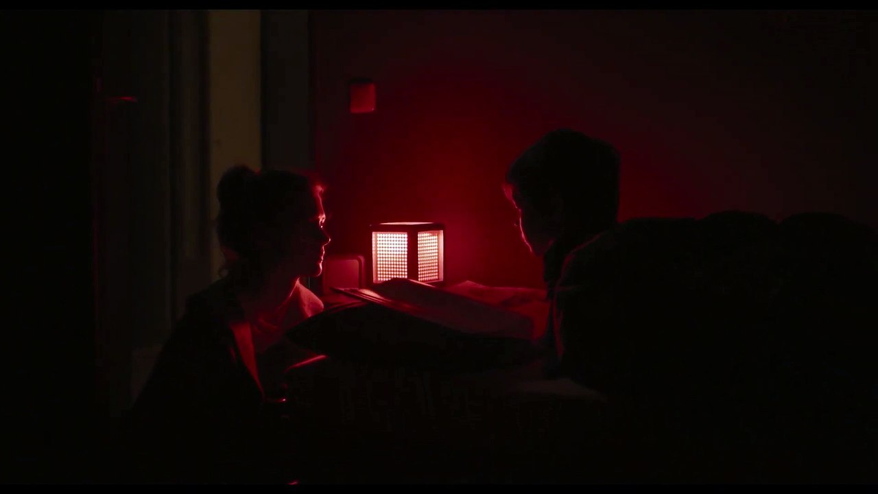 ZWISCHEN UNS Film - Clip und Trailer