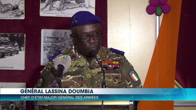 Les Casques blancs ivoiriens reçoivent les instructions du Chef d’Etat-major général des Armées, avant le départ pour Bissau