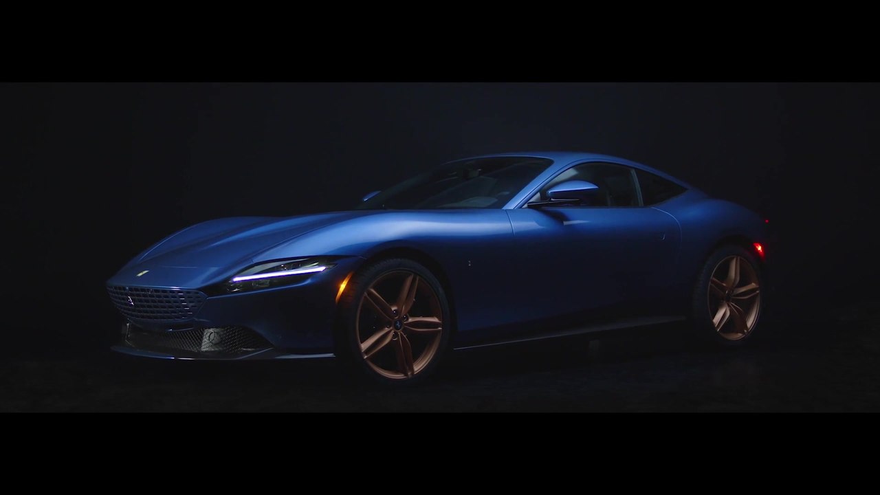 Ein einzigartiger Ferrari, der in einer Zeitgenössischen Kreativen Kollaboration parallelen zwischen italianischem und japanischem Design, Kultur und handwerk Zieht