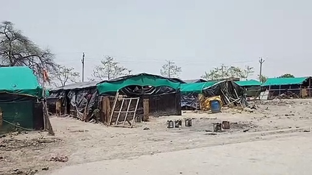 कृषि उपज मंडी में आधा दर्जन से अधिक अवैधानिक झोपडिय़ां