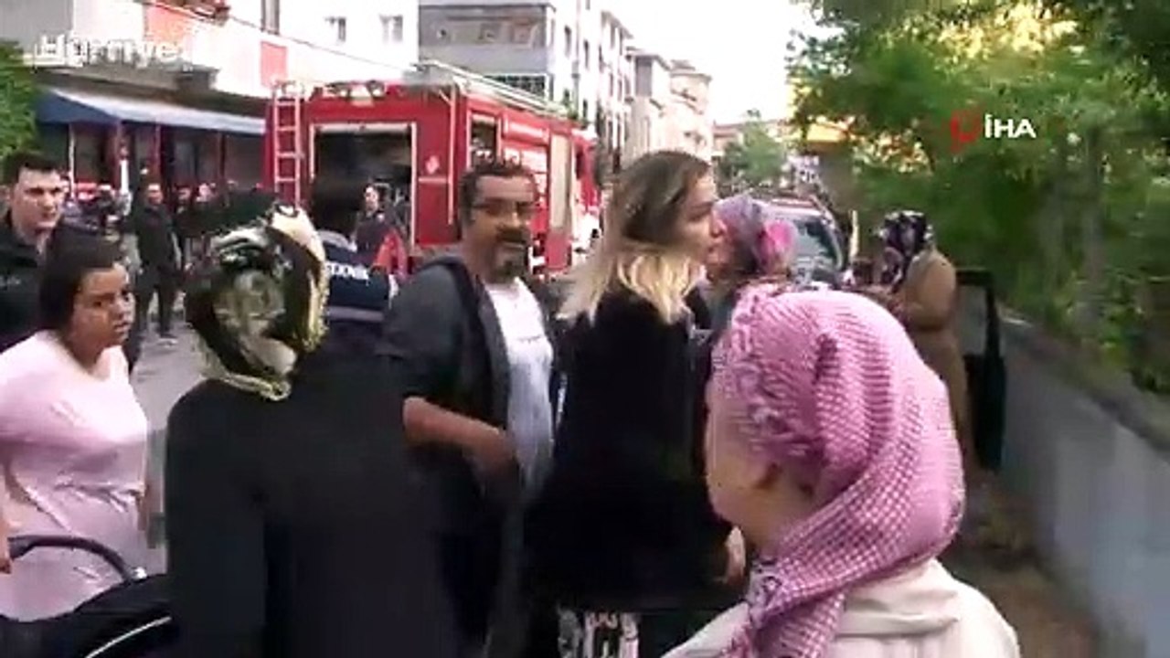 Ümraniye’de 3 katlı binada yangın çıktı, kiracı ve ev sahibi birbirine