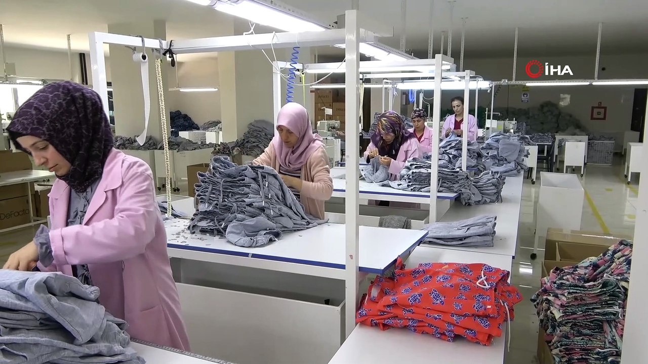 Tekstil atölyesi kadınlara ekmek kapısı oldu