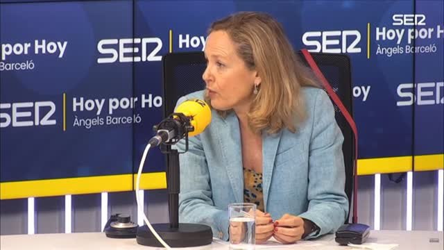 Calviño insiste en que el rey emérito tendría que dar explicaciones a los españoles