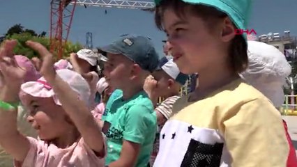 Savaştan kaçırılan Ukraynalı çocuklar, oyun oynadıklarını sanıyor