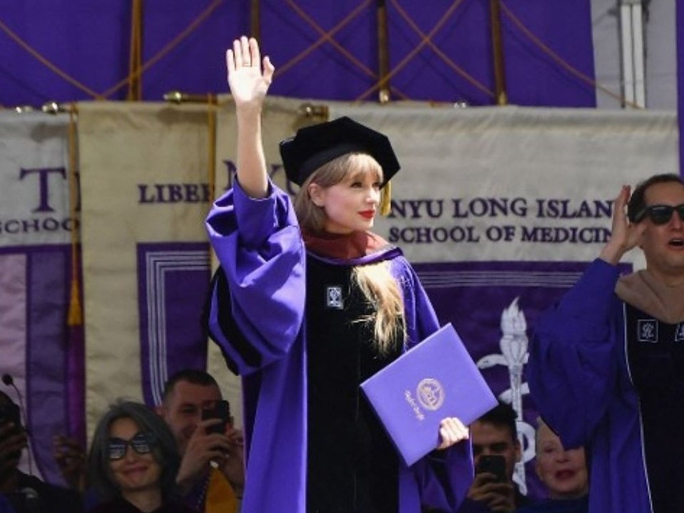 Humorvoller Auftritt: Taylor Swift wird mit Doktortitel geehrt