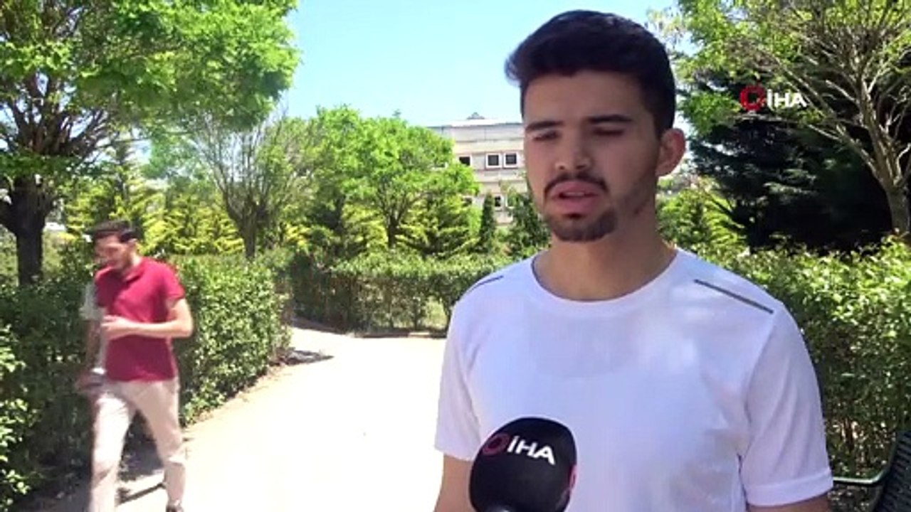 Başıboş köpek sevdalıları alın şunları evinize de kurtulalım! Kampüs yemekhanesine giren köpek rezilliği yaşattı