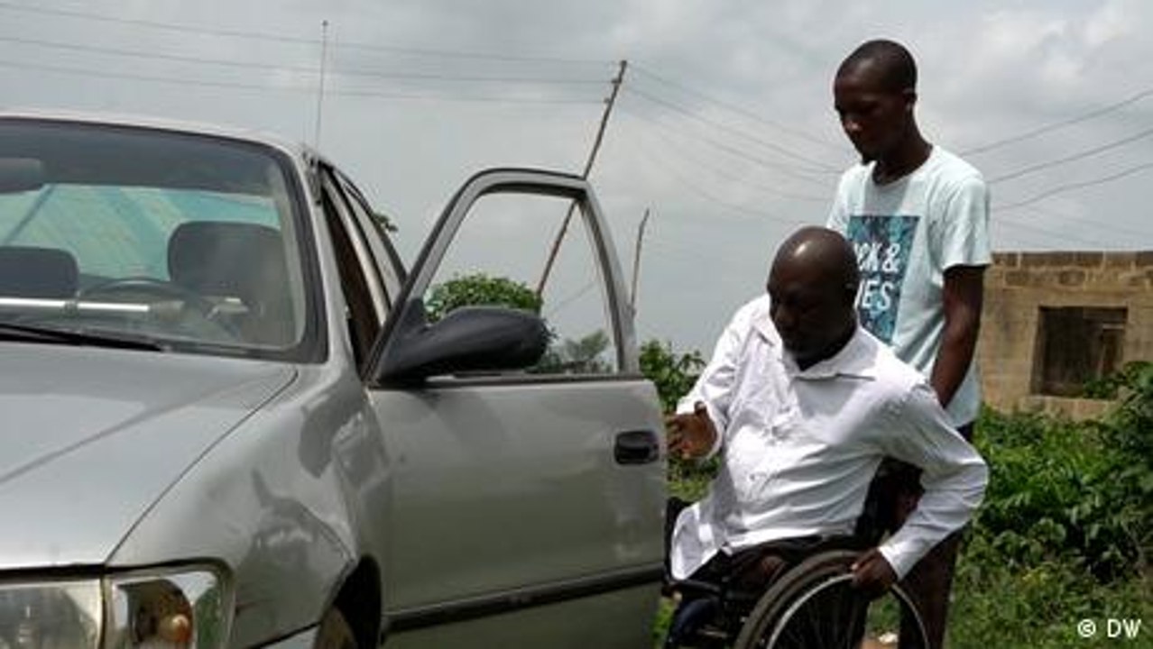 Nigeria: The amputee taxi driver winning hearts and minds