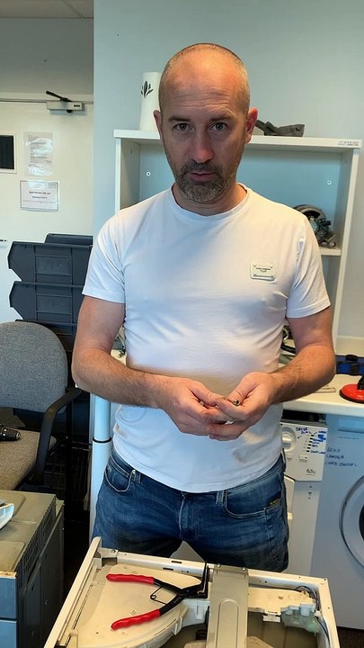 Washing machine pressure hose fitting