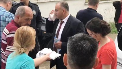 Para ve alkol isteyen grup, düğün konvoyuna saldırdı: 5 yaralı