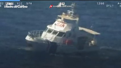 Rimorchiatore affondato, le ricerche in mare a Bari