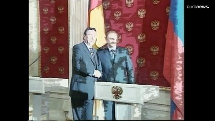 ألمانيا تجرّد المستشار السابق غرهارد شرودر من امتيازات رسمية إثر علاقاته بروسيا (البرلمان)