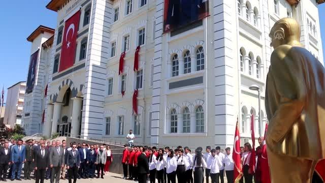 Nemrut Dağı'nın zirvesinde 19 Mayıs'ı kutladılar