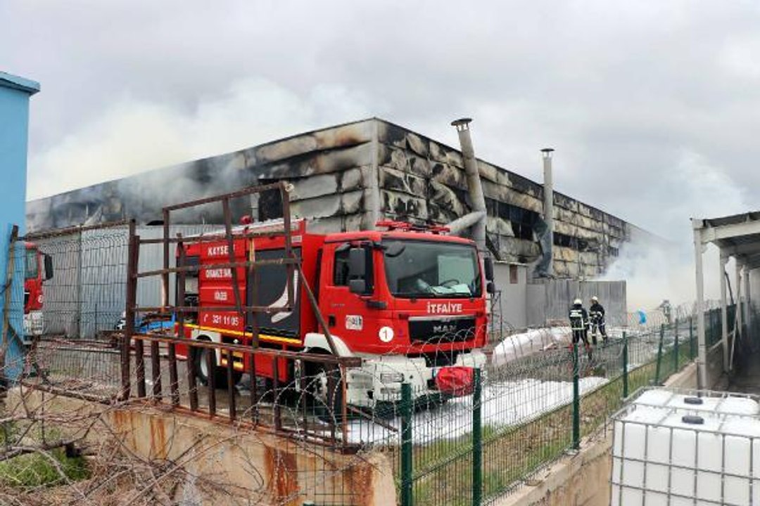 Kayseri'de mobilya fabrikasında yangın