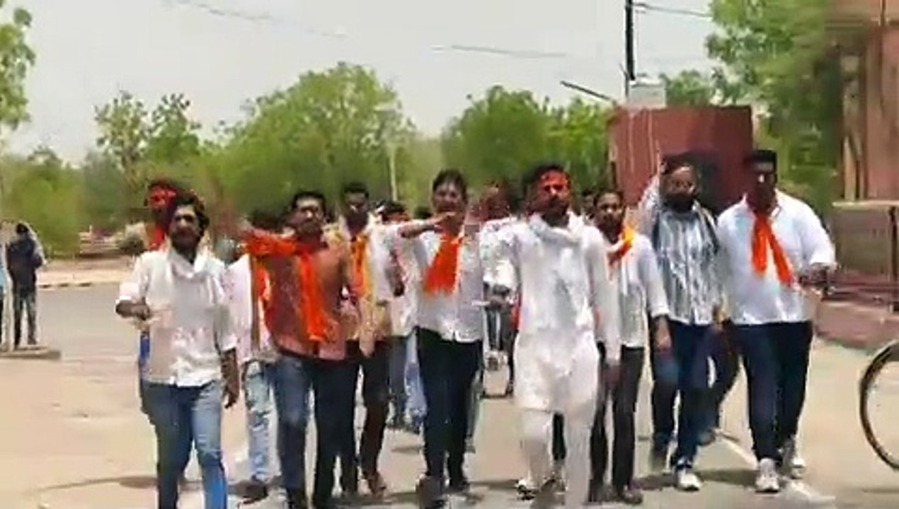 रुक्टा पदाधिकारी के आने का विरोध, हंगामा, लगे गो बैक के नारे
