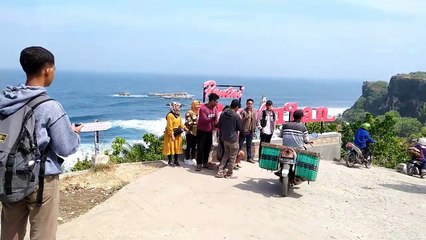 6 Pantai Terindah di Pacitan Yang Wajib Dikunjungi