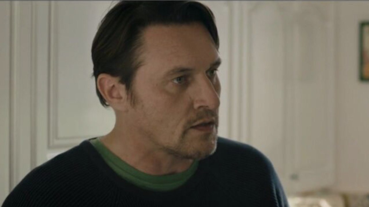 VOICI : HPI : qui est Cédric Chevalme, qui joue le compagnon d’Audrey Fleurot ?