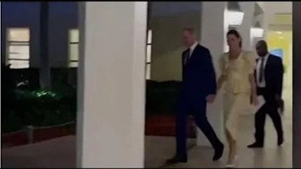 Kate et le prince William déclenchent une frénésie royale alors que le couple est pris dans un rare