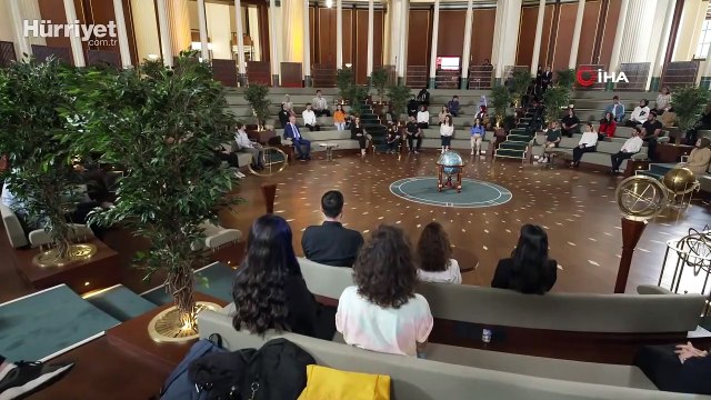 Cumhurbaşkanı Erdoğan, Cumhurbaşkanlığı Millet Kütüphanesi'nde gençlerle bir araya geldi