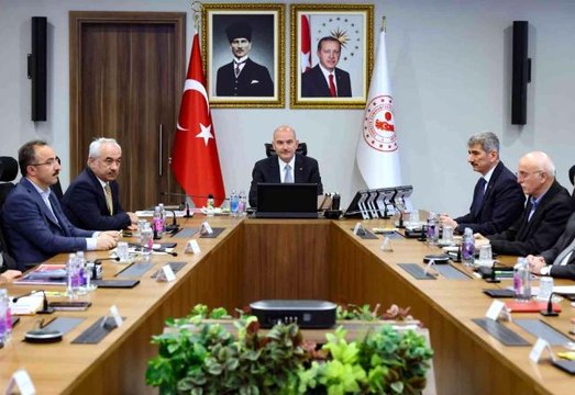 Bakan Soylu, göç ve uyuşturucu konularıyla ilgili 81 ilin valisiyle görüştü