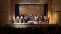 Liselilerden oluşan senfoni orkestrası ilk sahne heyecanını yaşadı