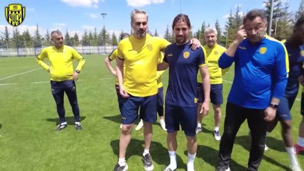 MKE Ankaragücü'nün Portekizli futbolcusu Tiago Pinto, futbol kariyerini noktaladı