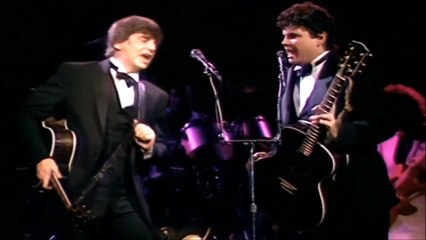 The Everly Brothers — Medley: Devoted To You / Ebony Eyes / Love Hurts