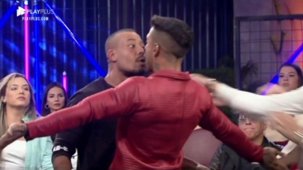 Power Couple: Treta pesada durante o jogo da Discórdia entre Brenda e Matheus x  Karol e Mussunzinho