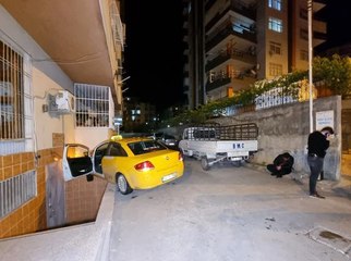 DARBEDEN SALDIRGANLARDAN KAÇMAK İÇİN ÇALDIĞI TAKSİ İLE KAZA YAPTI