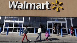 World’s richest family loses $17 billion in Walmart wipeout
