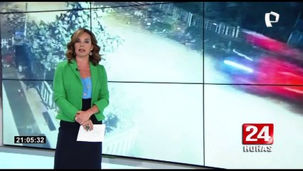 Familia salva de morir en VES: motocarga se despista y cae sobre vivienda prefabricada