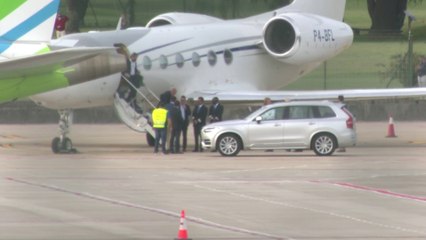 Don Juan Carlos I llega radiante y sin dejar de sonreír a Sanxenxo