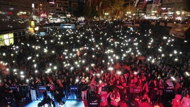 GAZİOSMANPAŞA'DA 19 MAYIS FENER ALAYI VE KONSERLE KUTLANDI