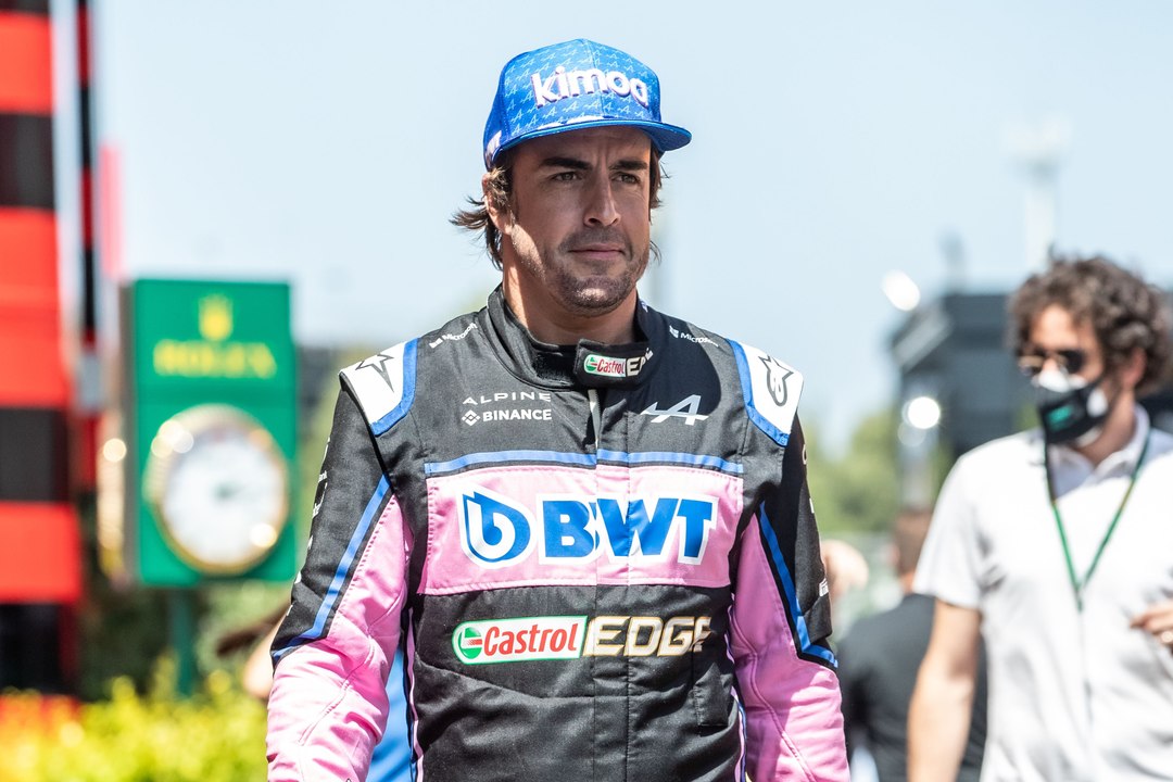 F1 22: Mit Fernando Alonso durch Barcelona