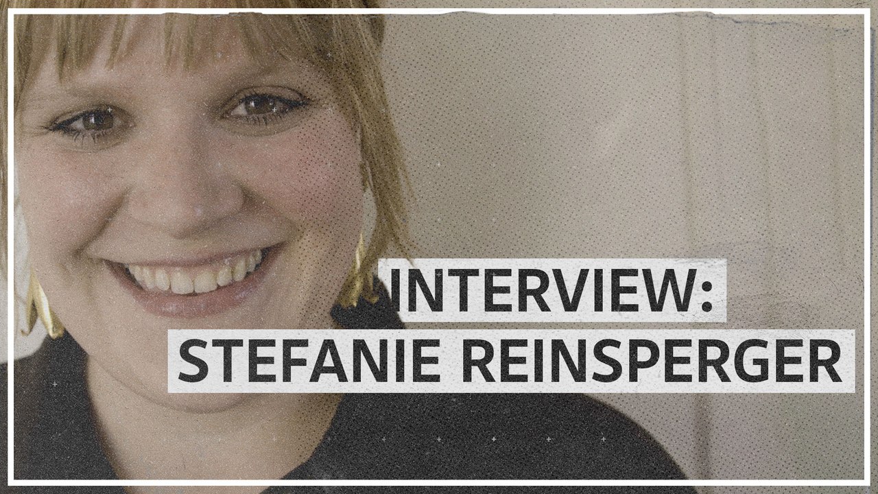 Stefanie Reinsperger: 'Müssen auch dicke Körper als schön bezeichnen'