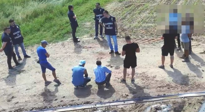 Pordenone - Lavoratori sfruttati nei campi e pagati in nero: sospese 4 aziende (20.05.22)