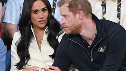 Prince Harry and Meghansnubbed from balcony over fears royals would 'resent' couple