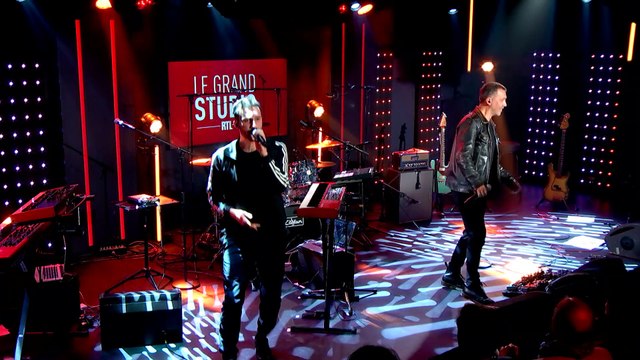 Rouquine interprète Mortel dans Le Grand Studio RTL