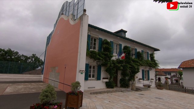 Basque Country | Arcangues a cool village | Euskadi 24 Television