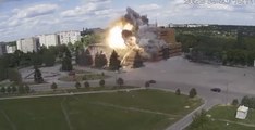 Un misil ruso impacta de lleno sobre el palacio de Cultura de la ciudad de Lozova, en Ucrania