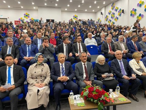 Milli Eğitim Bakanı Özer: Bu sene ilk kez yaz okulu açma kararı verdik