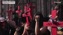 راهپیمایی مدافعان حقوق بشر در مکزیک در اعتراض به خشونت علیه زنان و قتل آنها