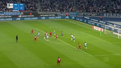 Hamburg edge ahead of Hertha in relegation showdown