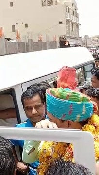 सीआई के स्थानांतरण और लगाए गए भ्रष्टाचार के आरोपों के विरोध में अरनोद कस्बे में दुकानें रहीं बंद